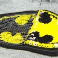 Gorro Cinzento c/ Símbolo em Lantejoulas e Pompom - Batman - Image 2